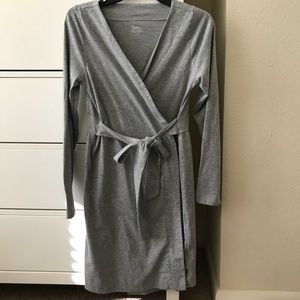 Maternity robe